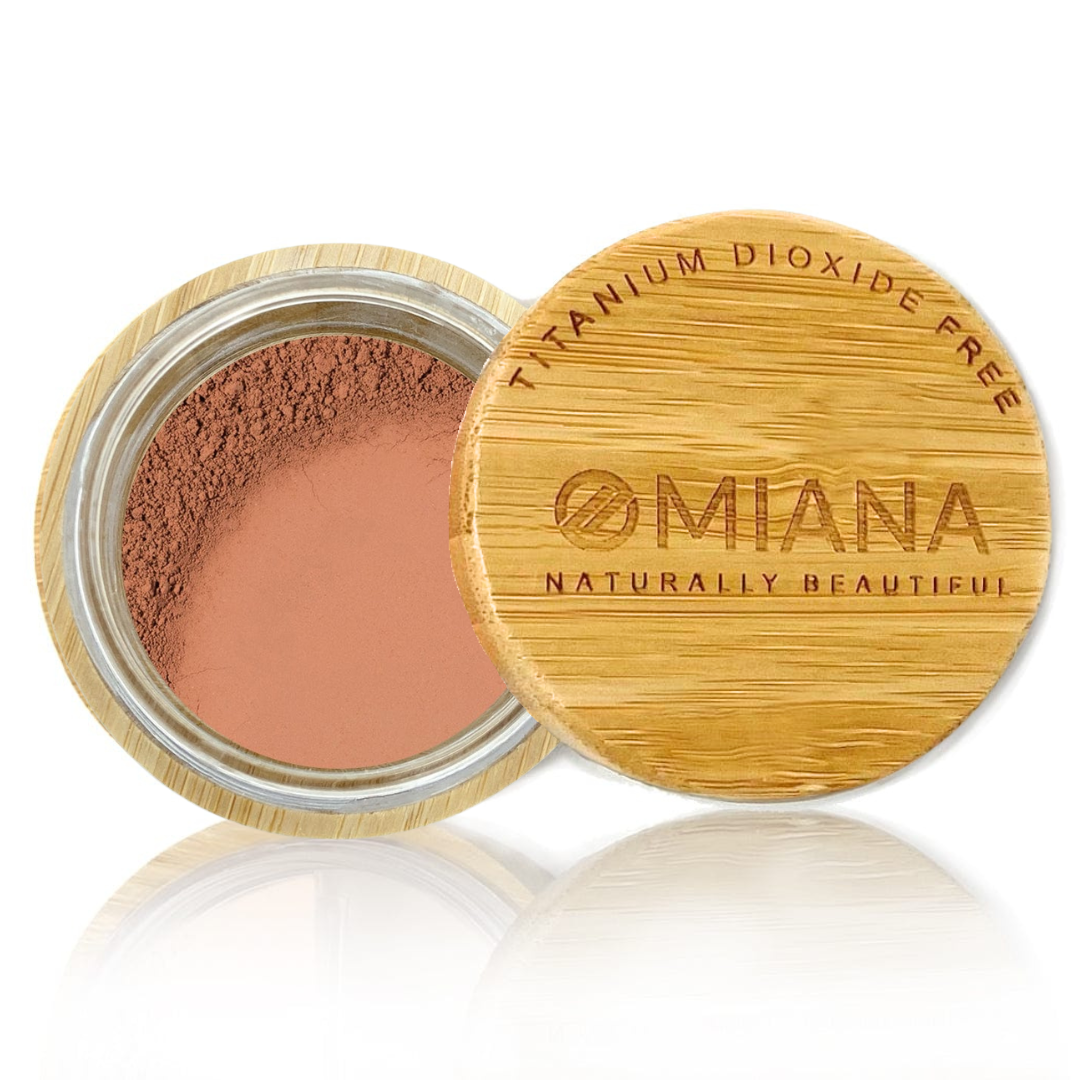 Omiana Sincere Loose Powder Mineral Foundation - Without Mica, Titanium Dioxide, & More! - swatch on white background